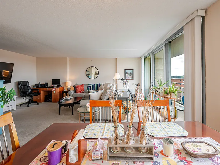 1301 S Arlington Ridge Rd #711 — Photo 11