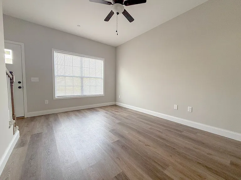 109 Westfield Ct — Photo 6