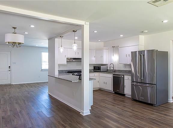 4th image of 1712 Abadie Ave