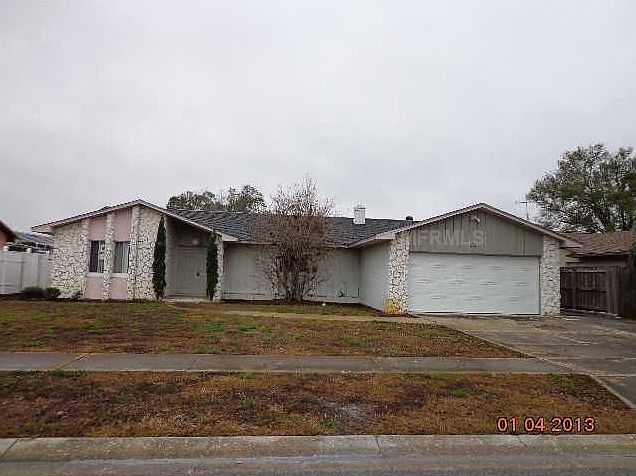 1st image of 32 Cinnamon Dr