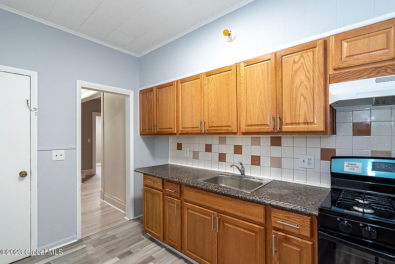 3rd image of 351 2nd Avenue