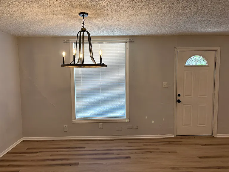308 Ash St — Photo 2