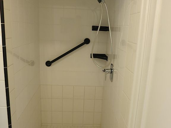 4th image of 1651 24th Ave
