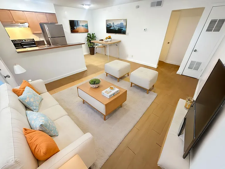 Penthouse — Photo 23