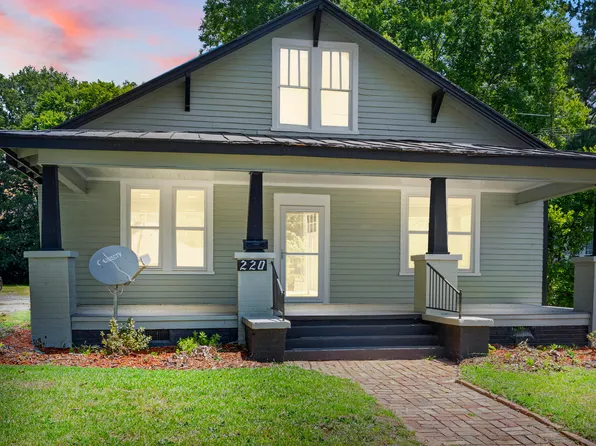 220 Beaman St, Clinton, NC 28328