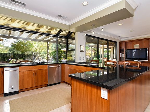 5th image of 11766 Melones Cir