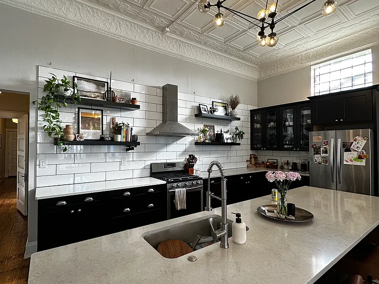 1104 Russell St #1 — Photo 4