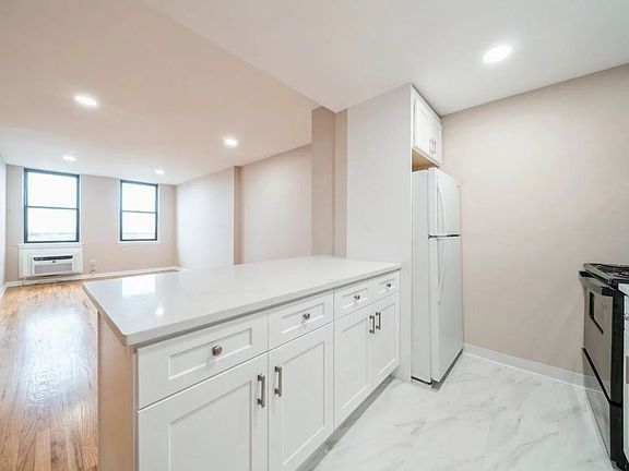 5th image of 43-49 Van Wagenen Ave APT 6E