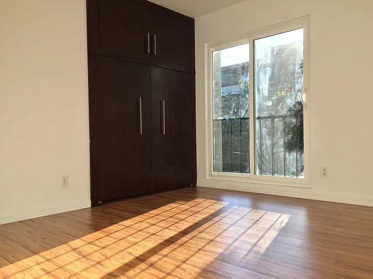 964 Larrabee St #205 — Photo 7