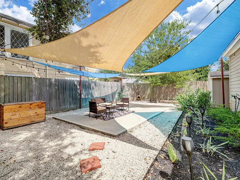 4801 Avenue H — Photo 30