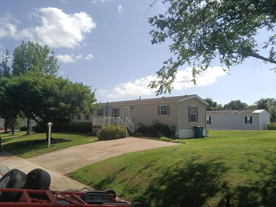 1st image of 2737 S Planter Rd
