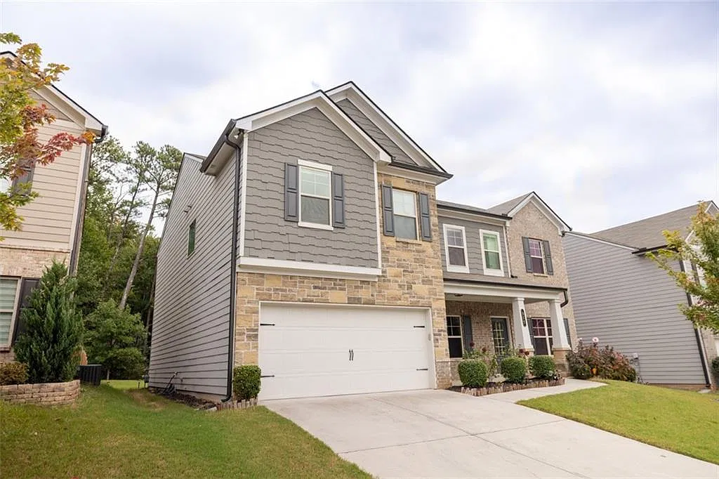 5 bed, 4.0 bath, 3385 sqft, $3,000 — Photo 2