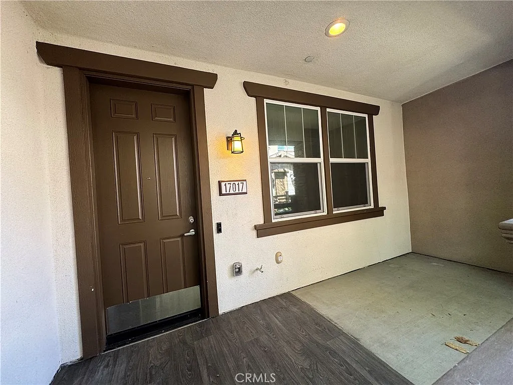 3 bed, 3.5 bath, 1889 sqft, $4,300 — Photo 4