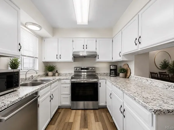 6708 S Holland Way, Littleton, CO 80128