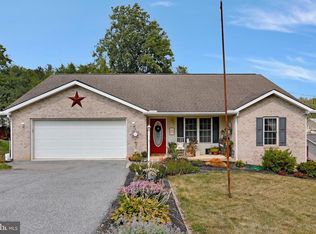 2065 Frank Rd, Chambersburg, PA 17202