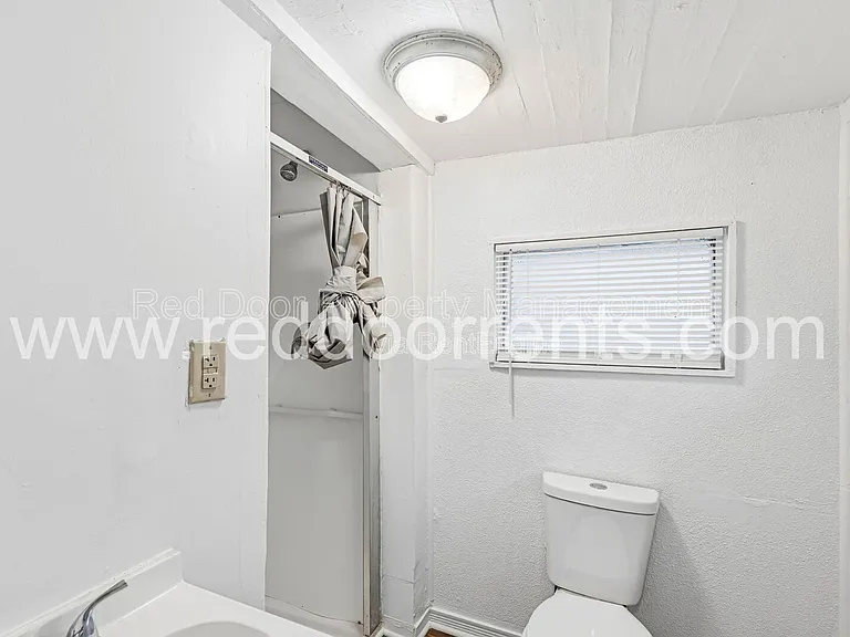 408 N Oakland Ave #A — Photo 15
