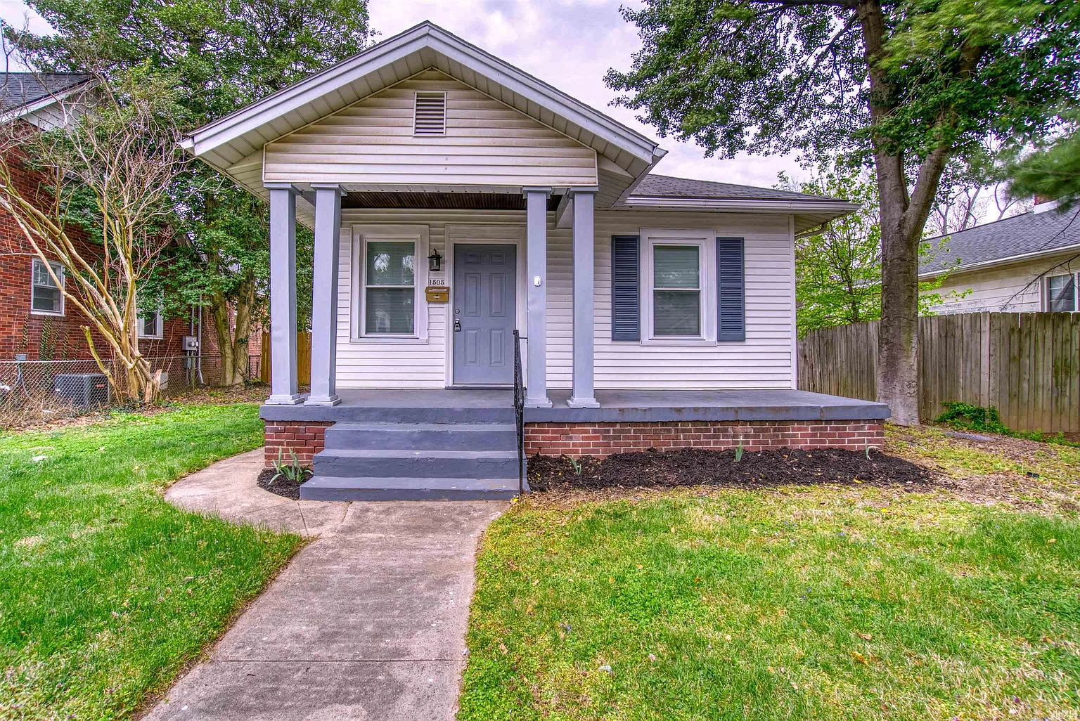 1505 Henning Ave photo 1