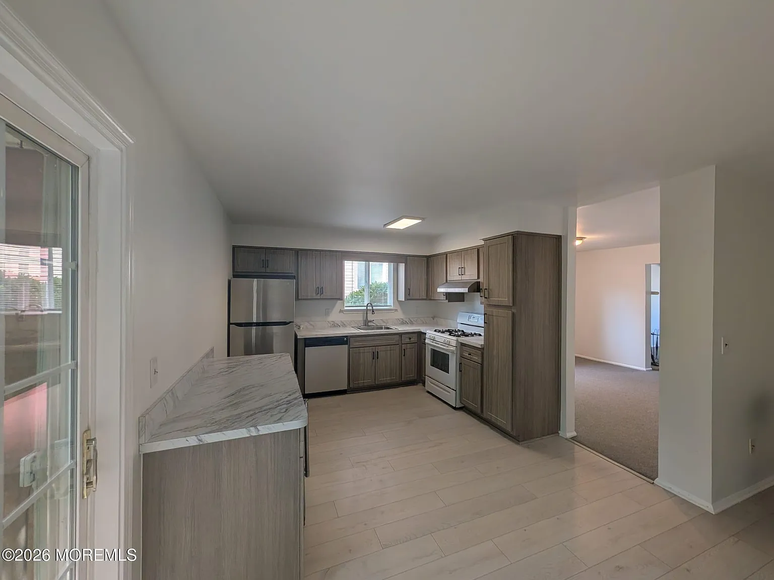 3 bed, 2.5 bath, 1684 sqft, $3,495 — Photo 4
