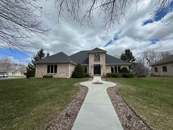 5 Deneveu Cir, Fond Du Lac, WI 54935