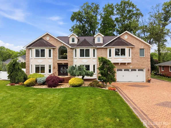 19 Fairview Rd, Clark, NJ 07066