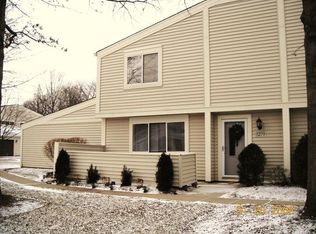 3279 Bay Landing Dr #19, Westlake, OH 44145