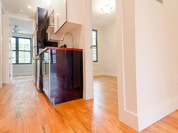 896 Gates Ave APT 4