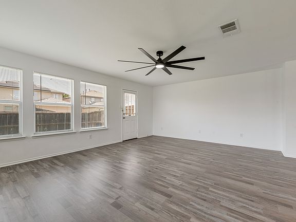5th image of 3016 Southern Hills Ln