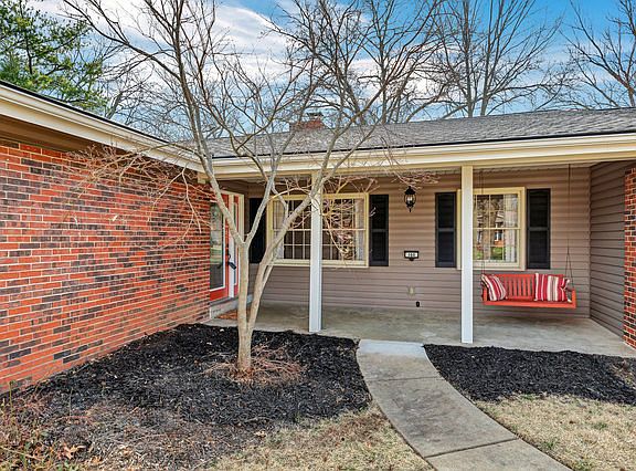 3rd image of 160 Wild Oak Ct