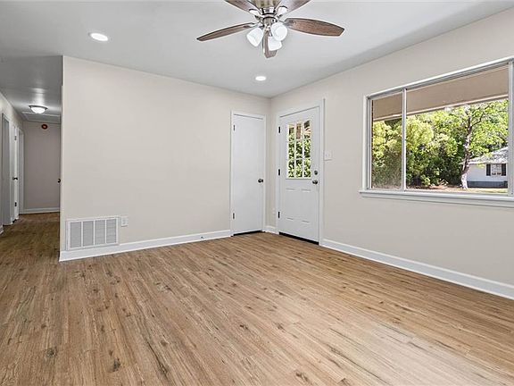 3rd image of 2509 Karagan Dr