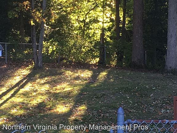 4th image of 20 Willow Ln