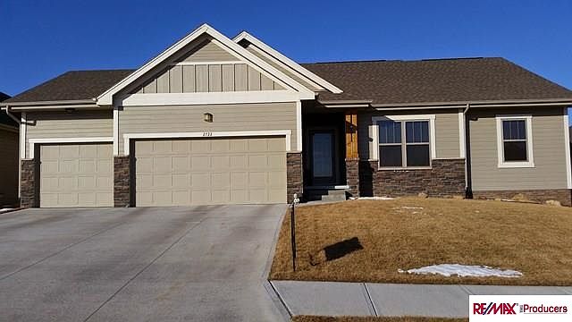 1st image of 2722 N 190th St