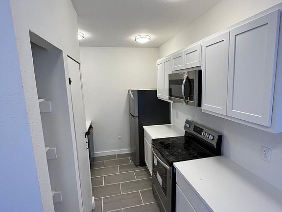 2nd image of 5211 Worth St #3