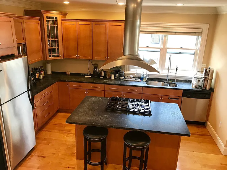 360-362 Dorchester St #3 — Photo 3
