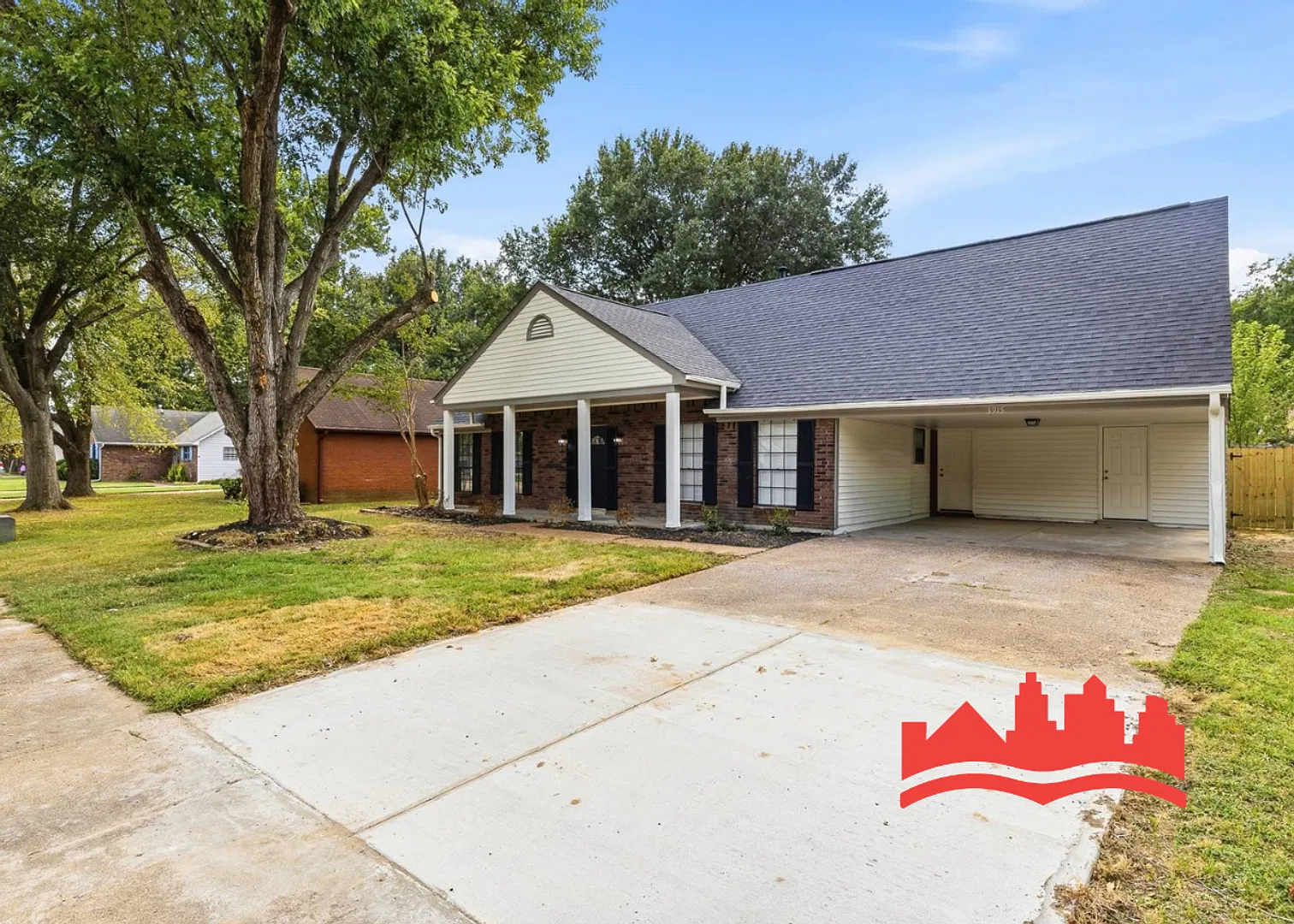 Welcome to 3915 Clover Hill Dr! — Photo 3