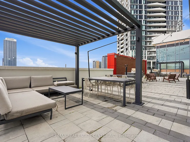 15 Wellington St S #2912 — Photo 28