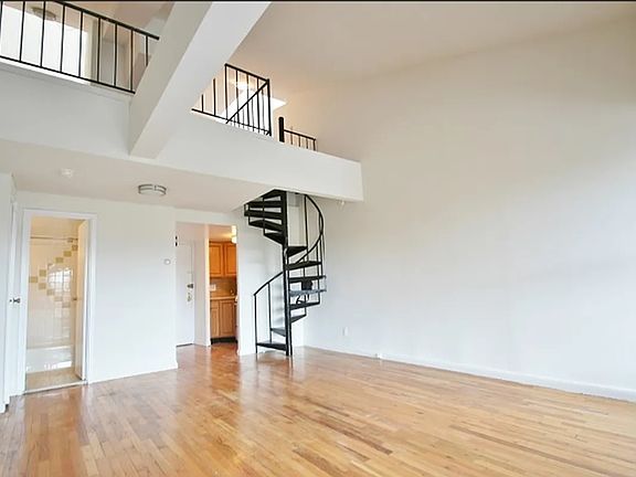 2nd image of 160 Bleecker St APT 10KW