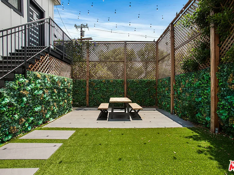 14146 Hortense St — Photo 9