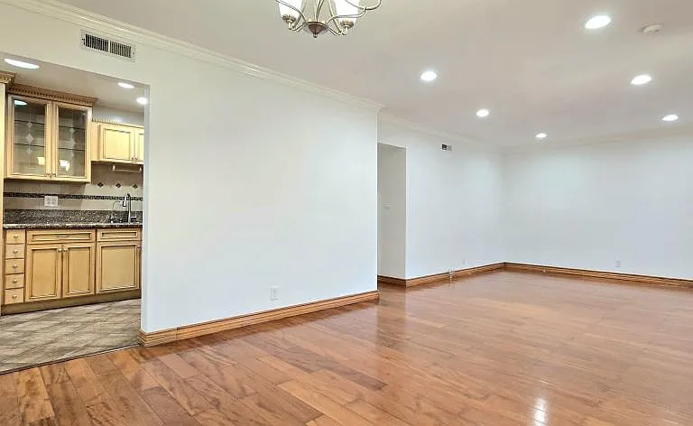 700 E Angeleno Ave — Photo 2