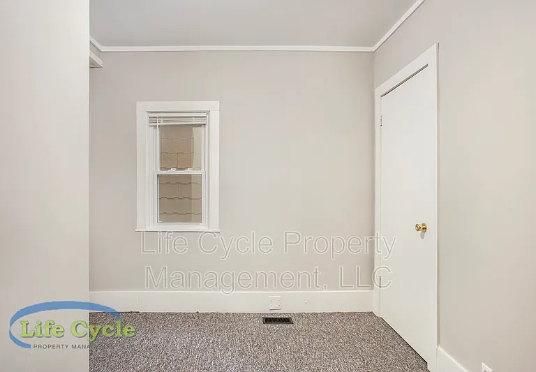 940 McReynolds Ave NW #1 — Photo 7