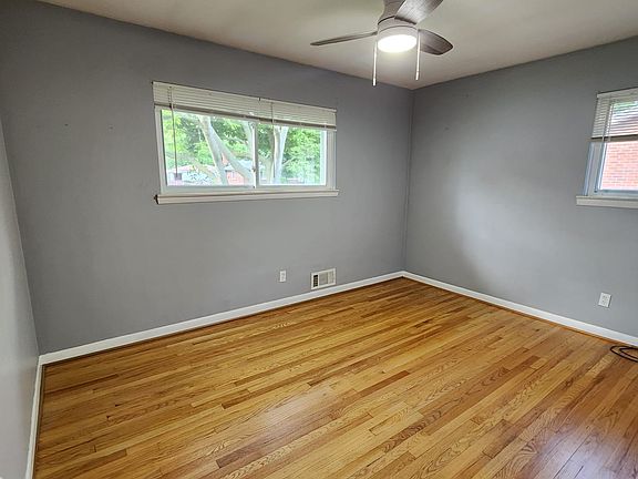 4th image of 1704 Rowland Ave