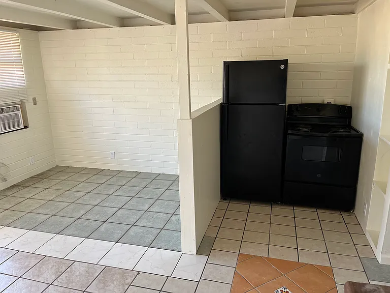 447 W Pelaar Dr #C — Photo 3