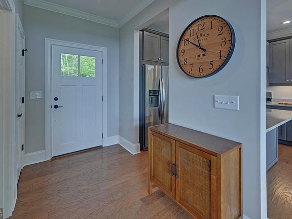 5th image of 657 Winding View Trl