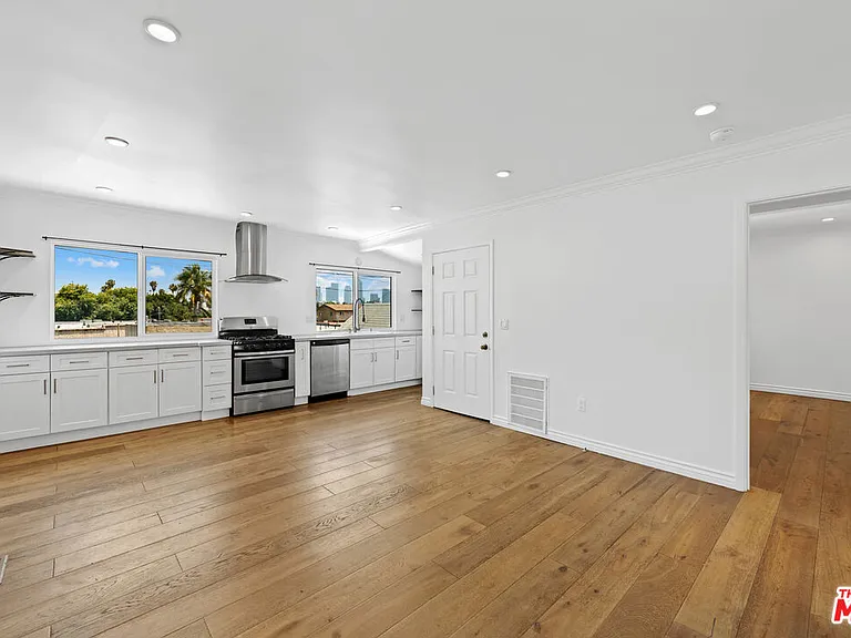 406 N Benton Way — Photo 1