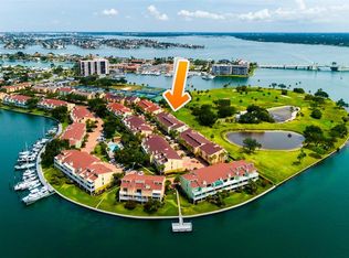 526 Sandy Hook Rd, Treasure Island, FL 33706