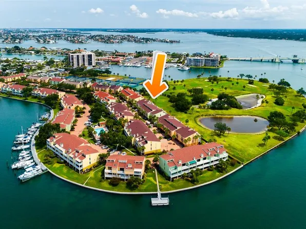 526 Sandy Hook Rd, Treasure Island, FL 33706