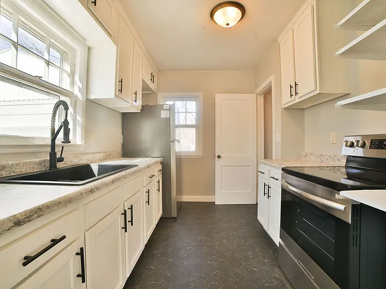 715 S West Ave — Photo 8