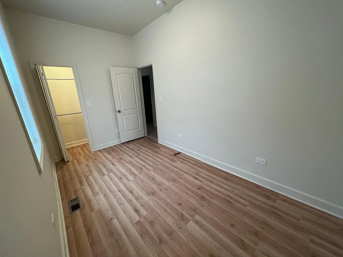 Building Photo - 5132 S Wolcott Ave #1