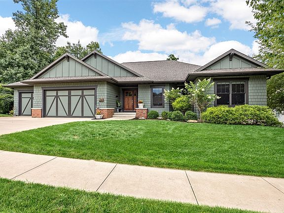 3rd image of 3216 Rimrock Ct NE