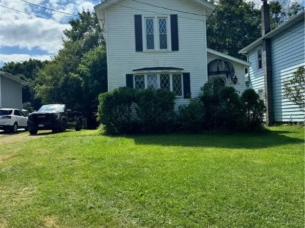 753 Market St, Lockport, NY 14094