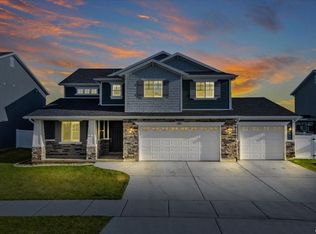 1911 W Mulberry Way, Syracuse, UT 84075